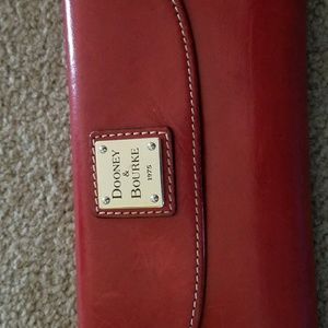 Dooney & Bourke wallet